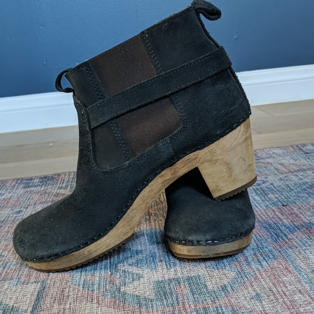 Clog booties!